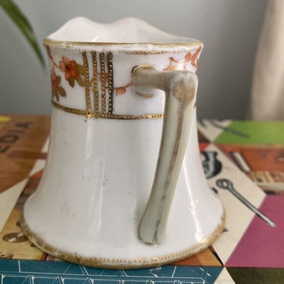 🎀 VINTAGE 🎀 China/Porcelain Creamer Floral with Gold Trim - Picture 3 of 8